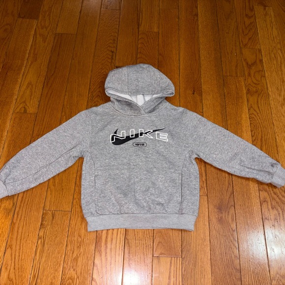 Nike Kids Gray & black Hoodie 1972 Logo Pullover Sweatshirt Size 7 Years - Picture 3 of 6